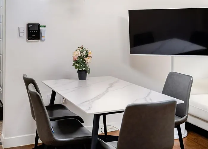 5 Minutes Walk From Cheongdam Station 8 Minutes From Gangnamgu Office Station