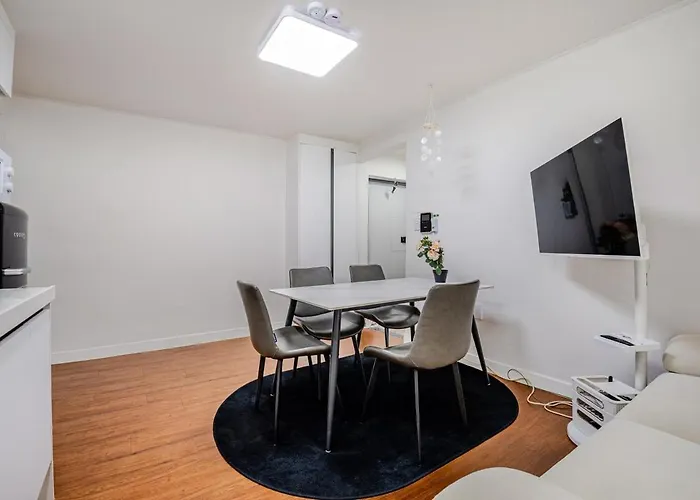 5 Minutes Walk From Cheongdam Station 8 Minutes From Gangnamgu Office Station Villa