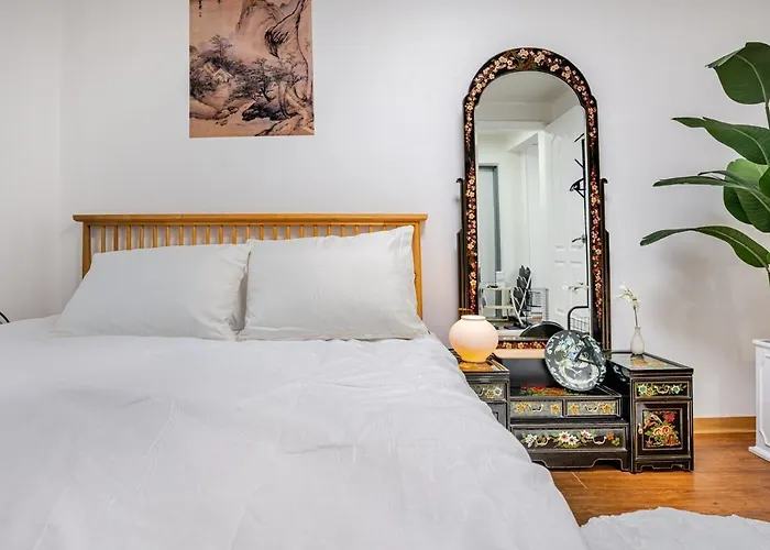5 Minutes Walk From Cheongdam Station 8 Minutes From Gangnamgu Office Station *