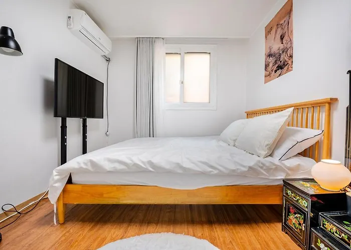 5 Minutes Walk From Cheongdam Station 8 Minutes From Gangnamgu Office Station Villa