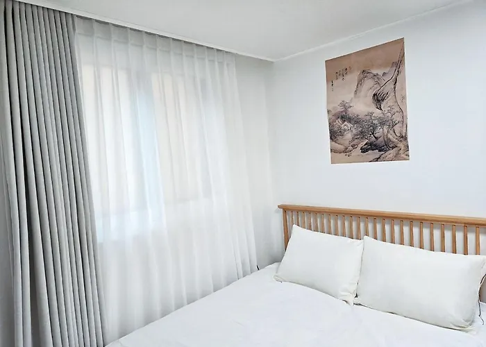 5 Minutes Walk From Cheongdam Station 8 Minutes From Gangnamgu Office Station Villa