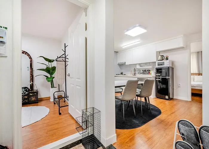 5 Minutes Walk From Cheongdam Station 8 Minutes From Gangnamgu Office Station * Séoul