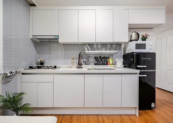 5 Minutes Walk From Cheongdam Station 8 Minutes From Gangnamgu Office Station Villa