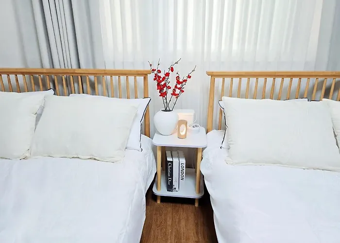 5 Minutes Walk From Cheongdam Station 8 Minutes From Gangnamgu Office Station *