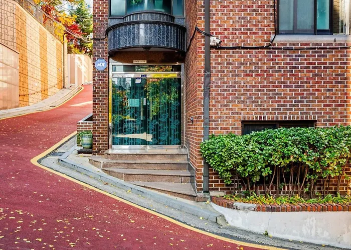 5 Minutes Walk From Cheongdam Station 8 Minutes From Gangnamgu Office Station Villa Séoul